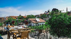 thumbnail: Outdoor dining