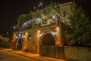 thumbnail: Front of property