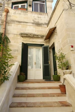 thumbnail: Exterior