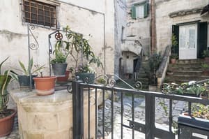 thumbnail: Exterior