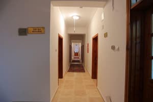 thumbnail: Hallway
