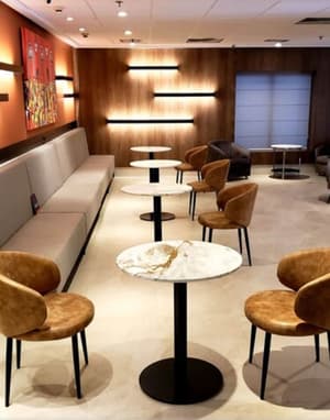 thumbnail: Lobby sitting area