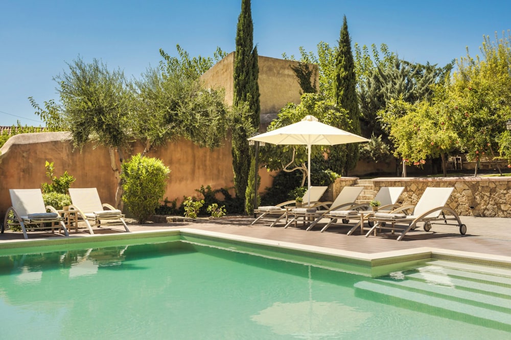 Private pool