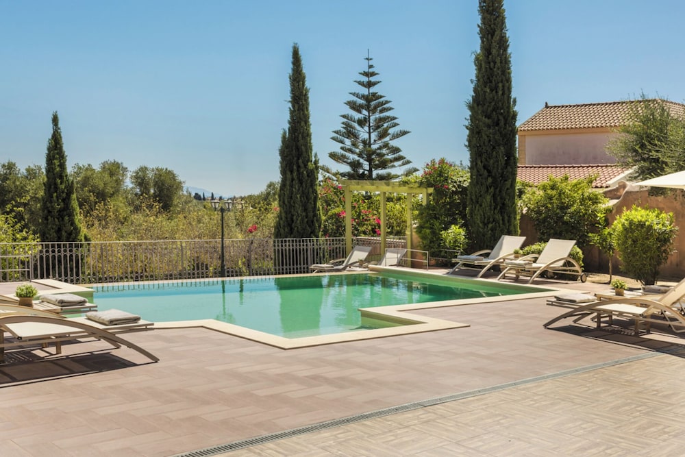 Private pool