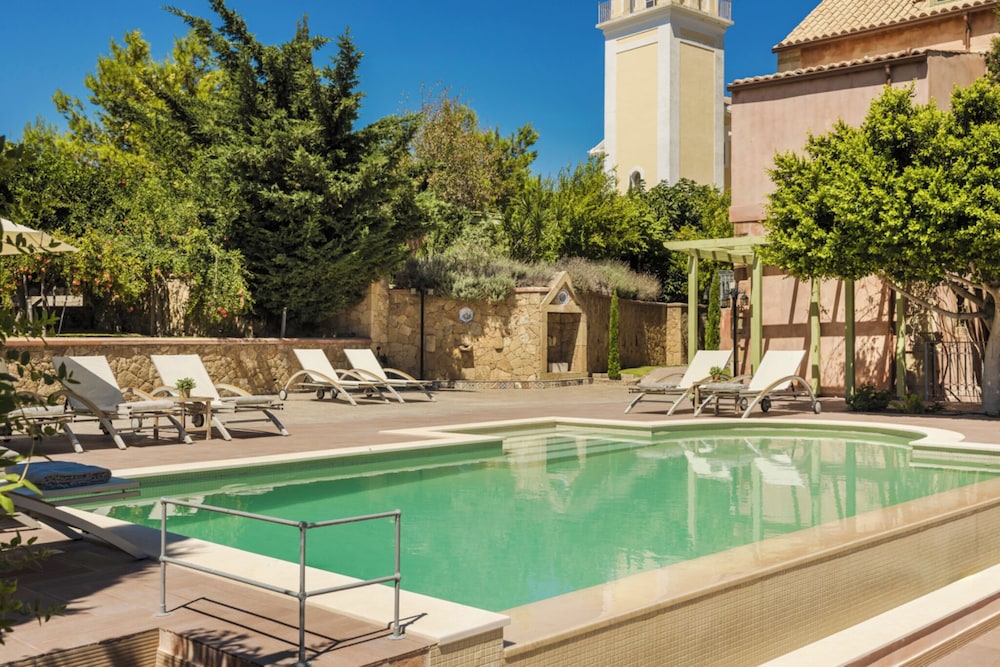 Private pool