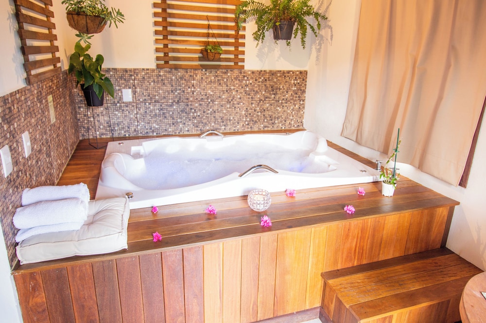 Private spa tub