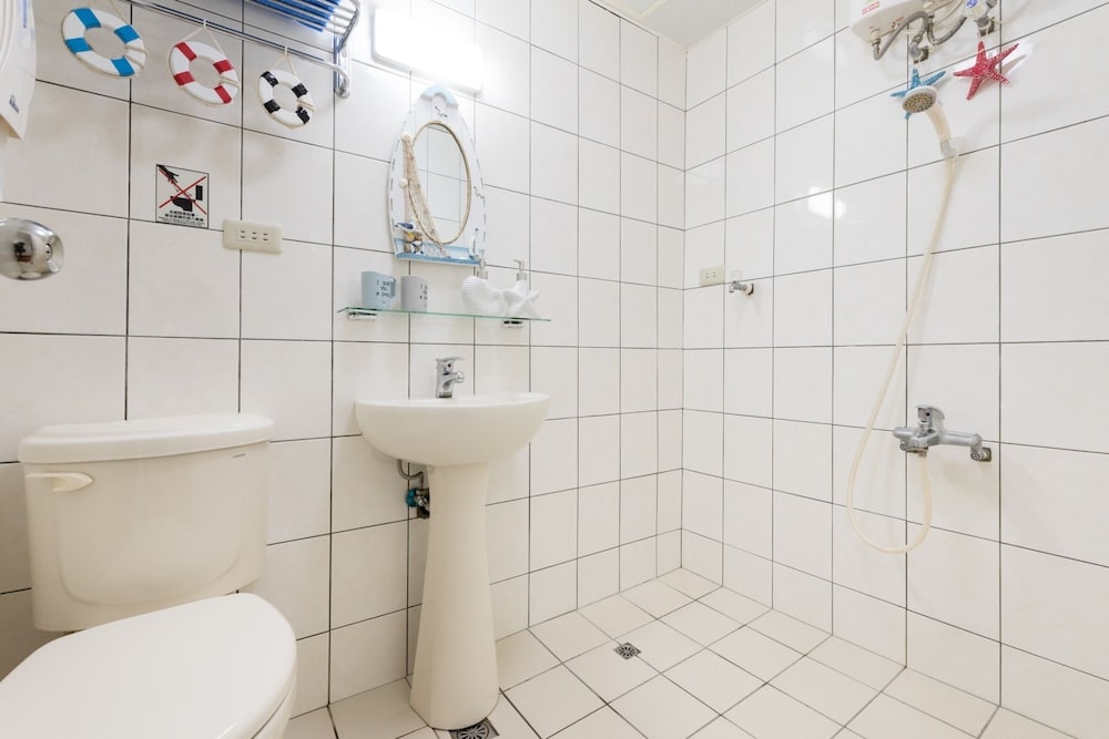 Bathroom amenities