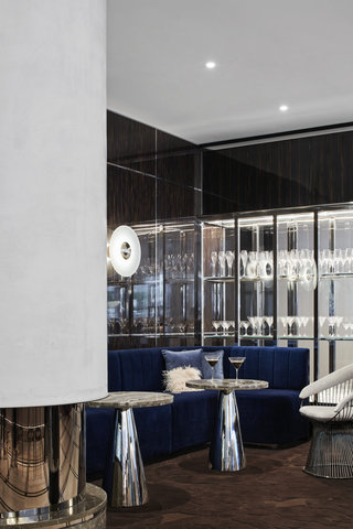 Showroom Bar Lounge