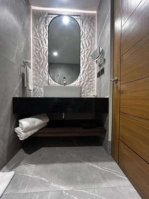thumbnail: Bathroom
