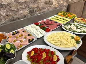 thumbnail: Breakfast buffet