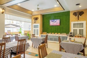 thumbnail: Restaurant