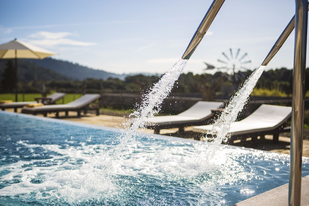 Pool waterfall
