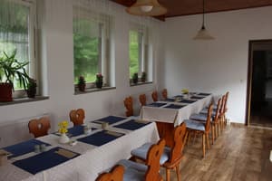 thumbnail: Family dining