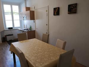 thumbnail: In-room dining