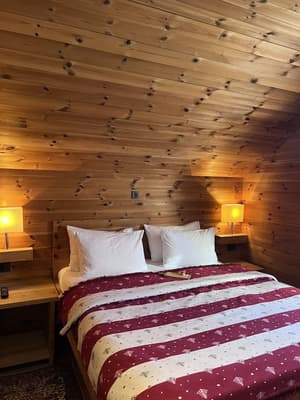 thumbnail: In-room dining