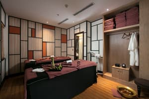 thumbnail: Bar (on property)