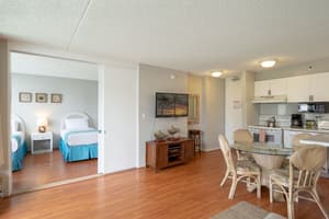 thumbnail: In-room dining