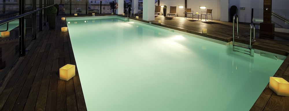 Rooftop pool