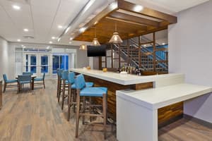thumbnail: Bar (on property)