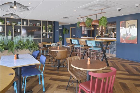 Dining,Dining Area,Restaurant,On-Site