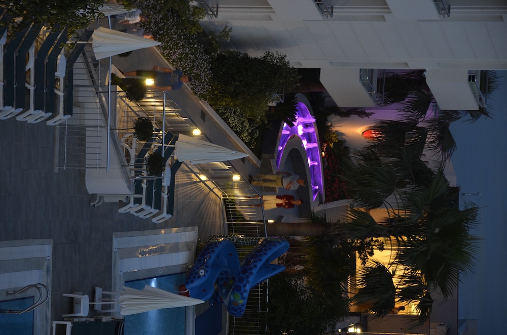 Sundeck