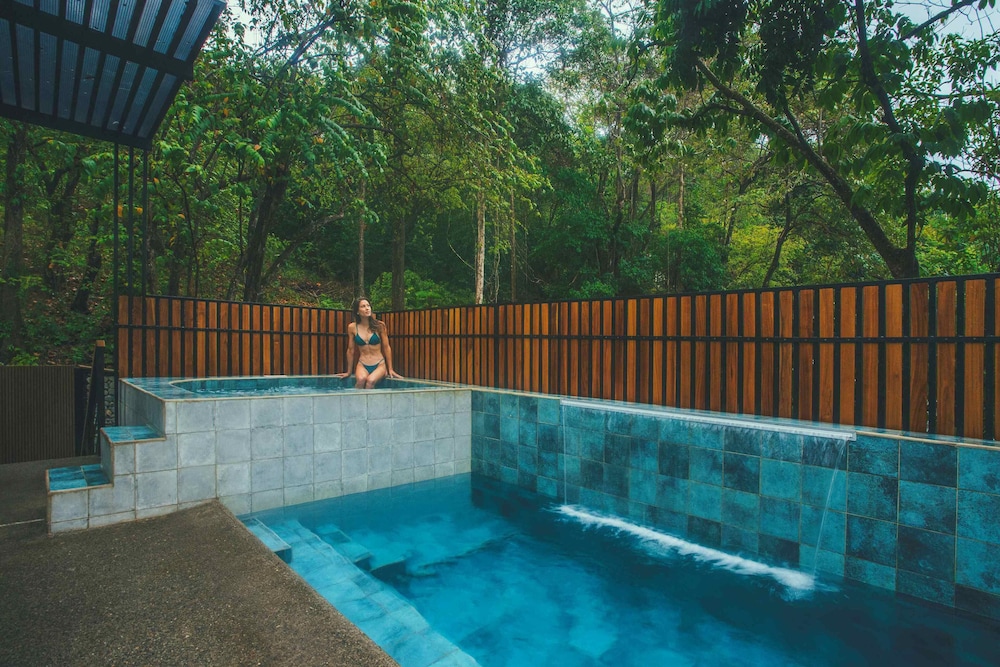 Private pool