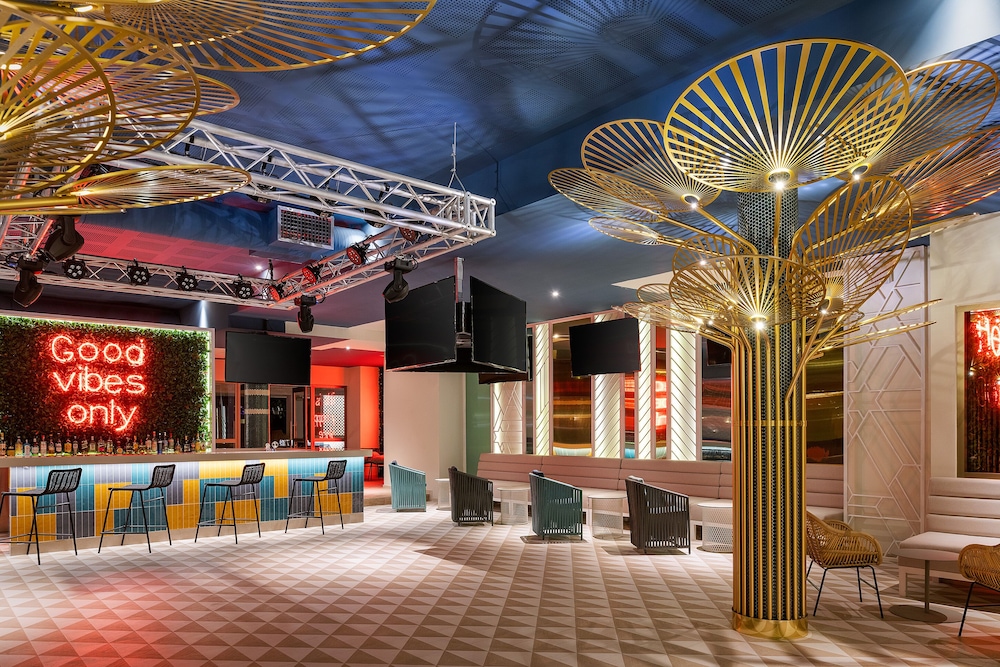 Sports bar