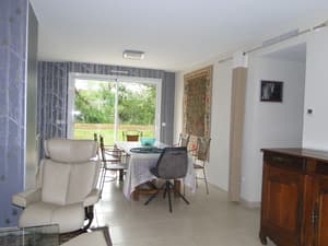 thumbnail: In-room dining