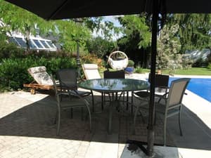 thumbnail: Outdoor dining