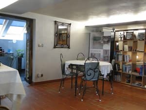 thumbnail: In-room dining