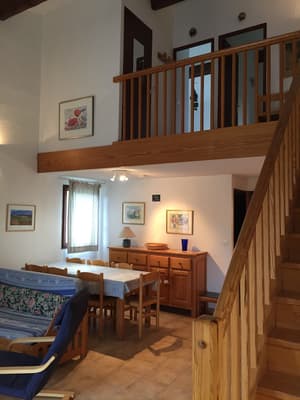 thumbnail: In-room dining