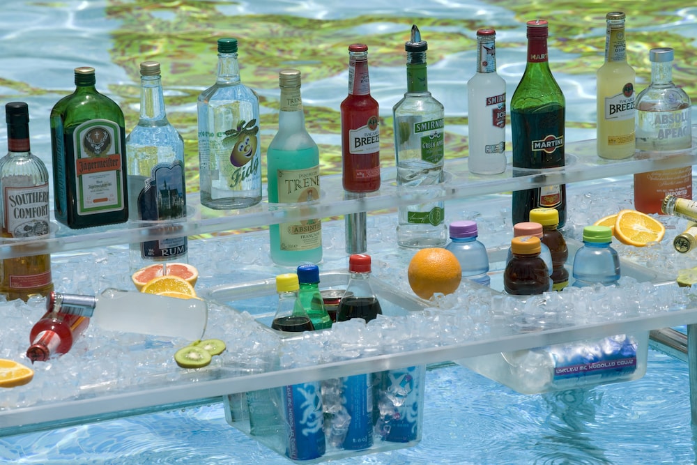 Poolside bar