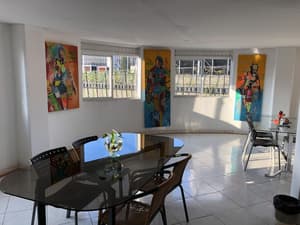thumbnail: Family dining