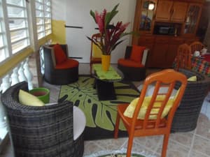 thumbnail: Lobby sitting area