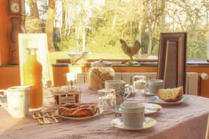 thumbnail: Breakfast area