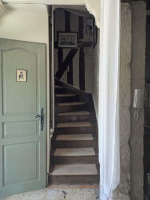 thumbnail: Staircase