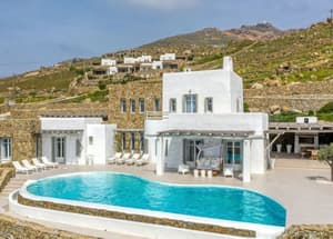 thumbnail: Front of property