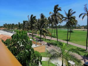 thumbnail: Golf view