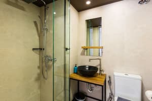 thumbnail: Bathroom shower