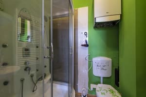 thumbnail: Bathroom amenities