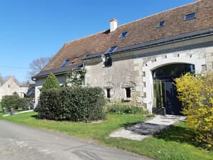 thumbnail: Front of property