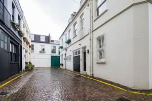 thumbnail: Exterior