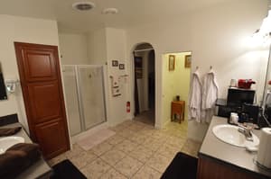 thumbnail: Bathroom amenities
