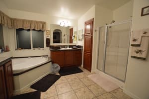 thumbnail: Bathroom amenities