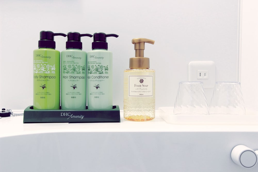 Bathroom amenities