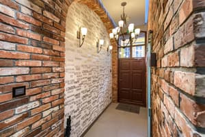 thumbnail: Interior entrance
