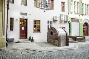 thumbnail: Exterior