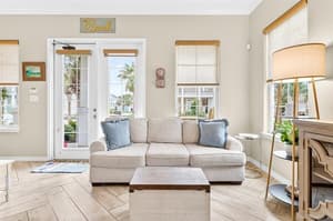 thumbnail: Interior