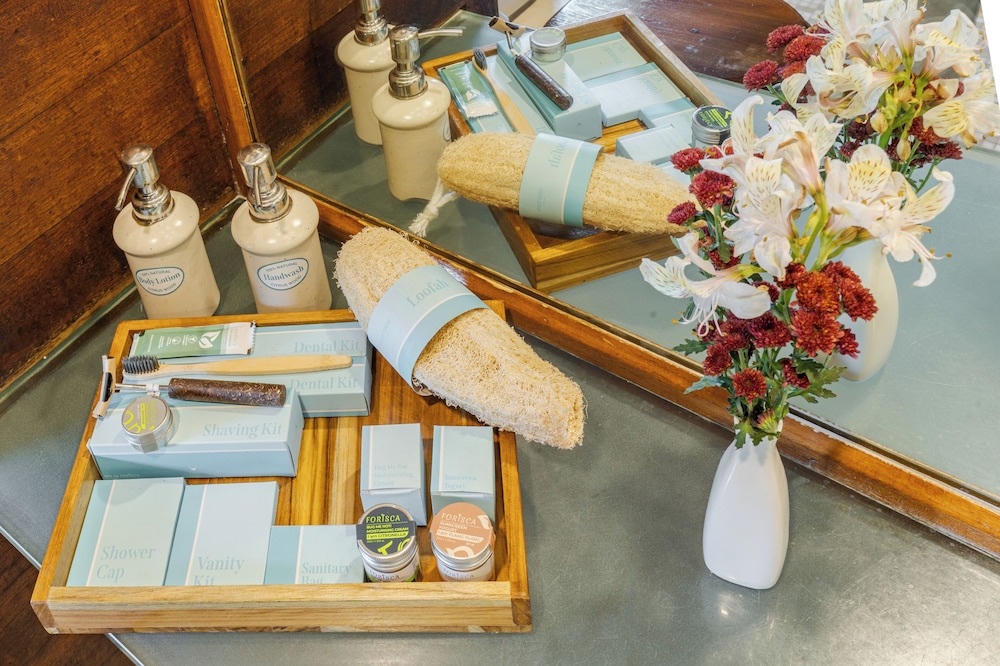 Bathroom amenities