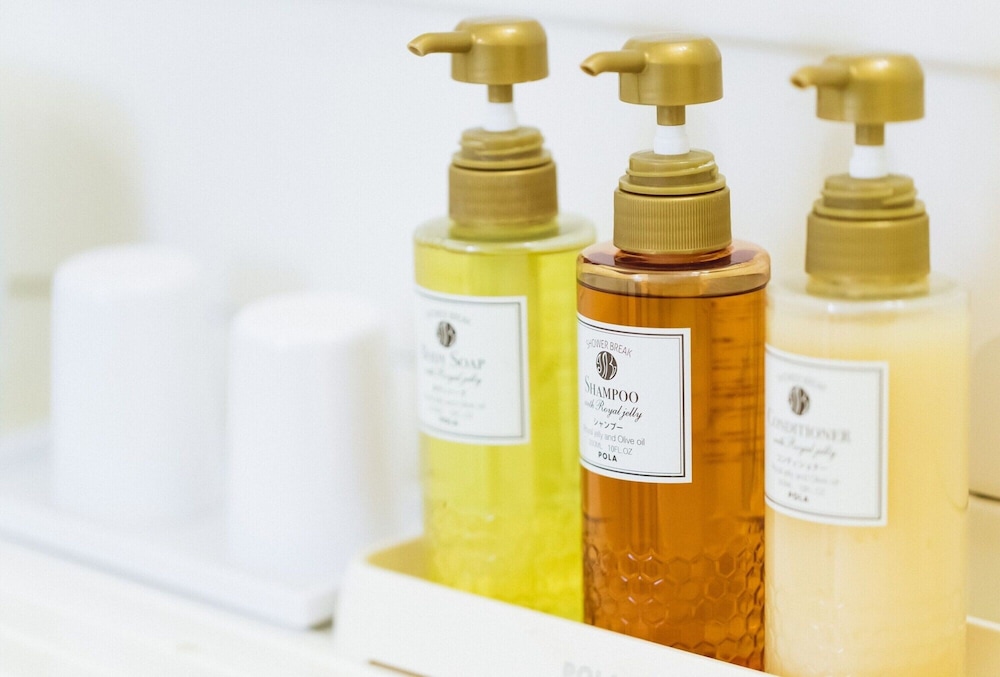 Bathroom amenities